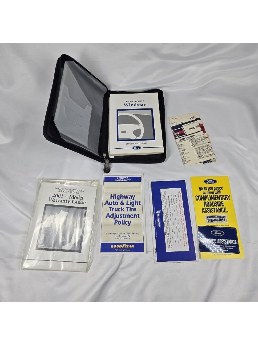 2001 FORD WINDSTAR MANUAL GUIDE BOOK SET WITH BLACK ZIPPERED CASE